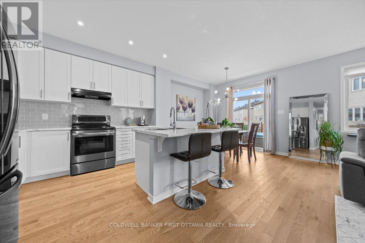 Photo 11 of 545 Tulip Tree Way, Ottawa ON