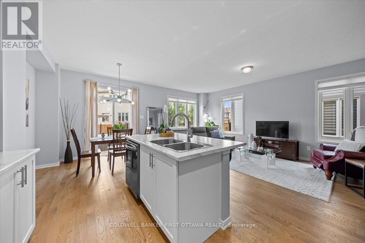 Photo 14 of 545 Tulip Tree Way, Ottawa ON