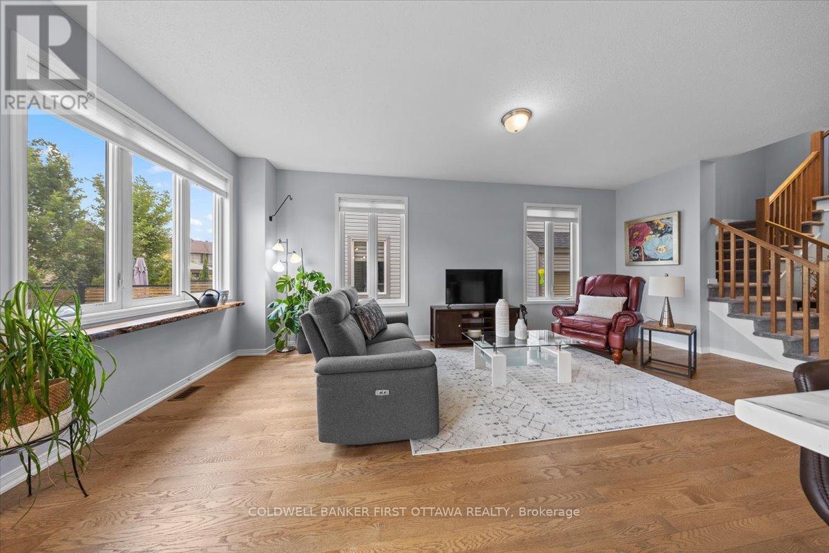 Photo 16 of 545 Tulip Tree Way, Ottawa ON