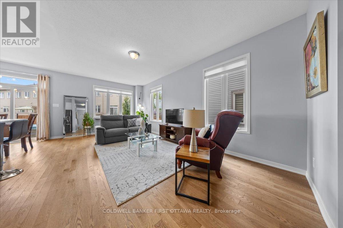Photo 17 of 545 Tulip Tree Way, Ottawa ON