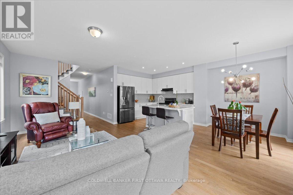 Photo 18 of 545 Tulip Tree Way, Ottawa ON