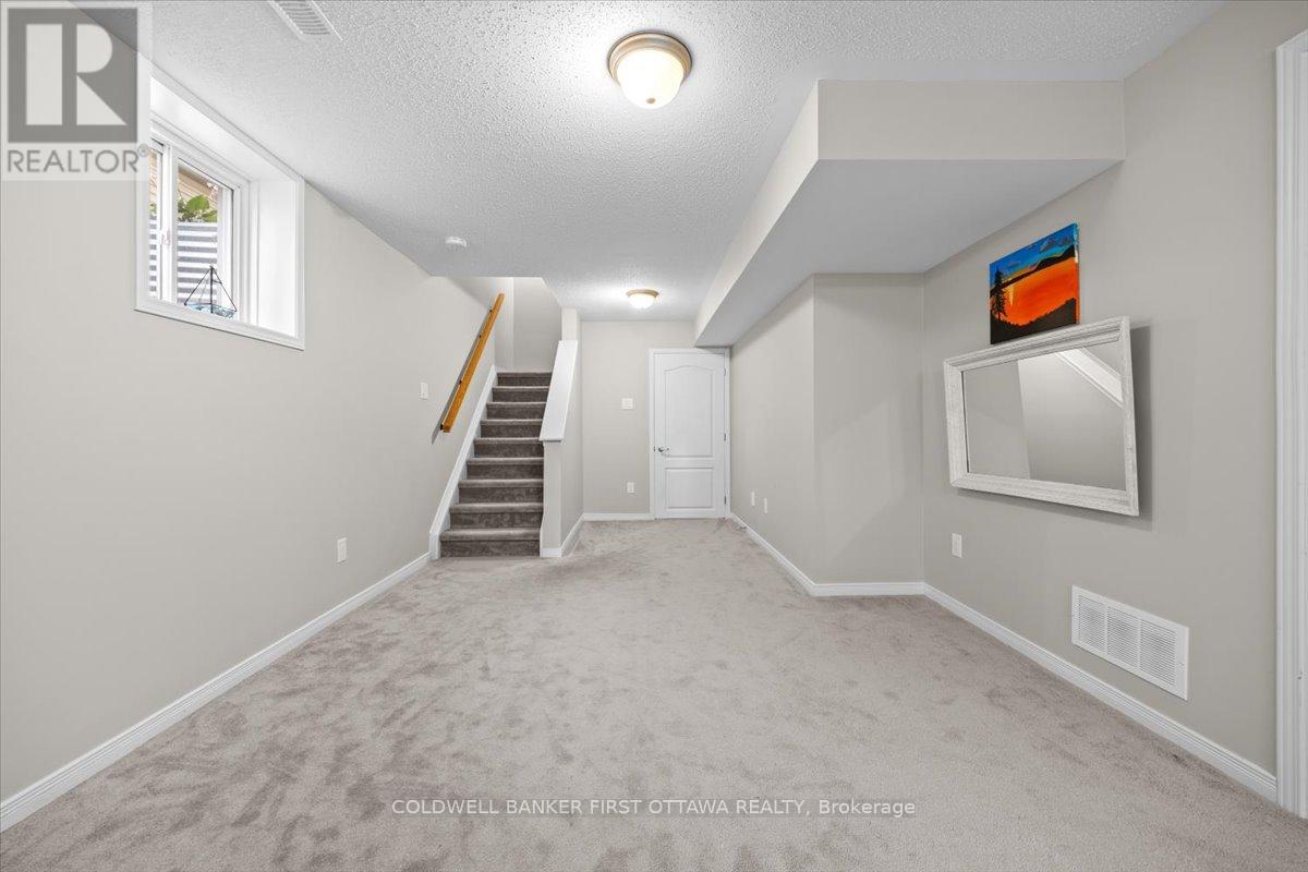 Photo 22 of 545 Tulip Tree Way, Ottawa ON
