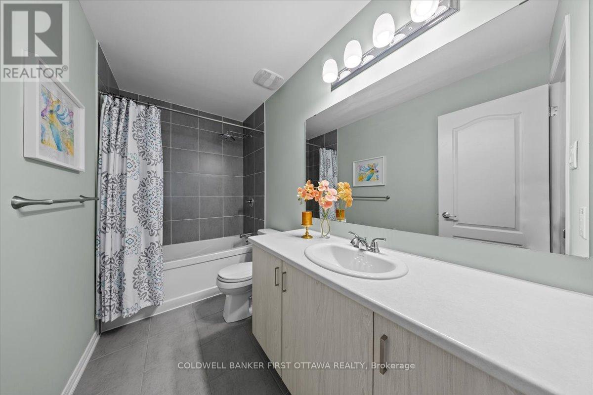 Photo 34 of 545 Tulip Tree Way, Ottawa ON
