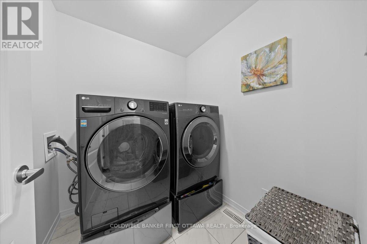 Photo 35 of 545 Tulip Tree Way, Ottawa ON