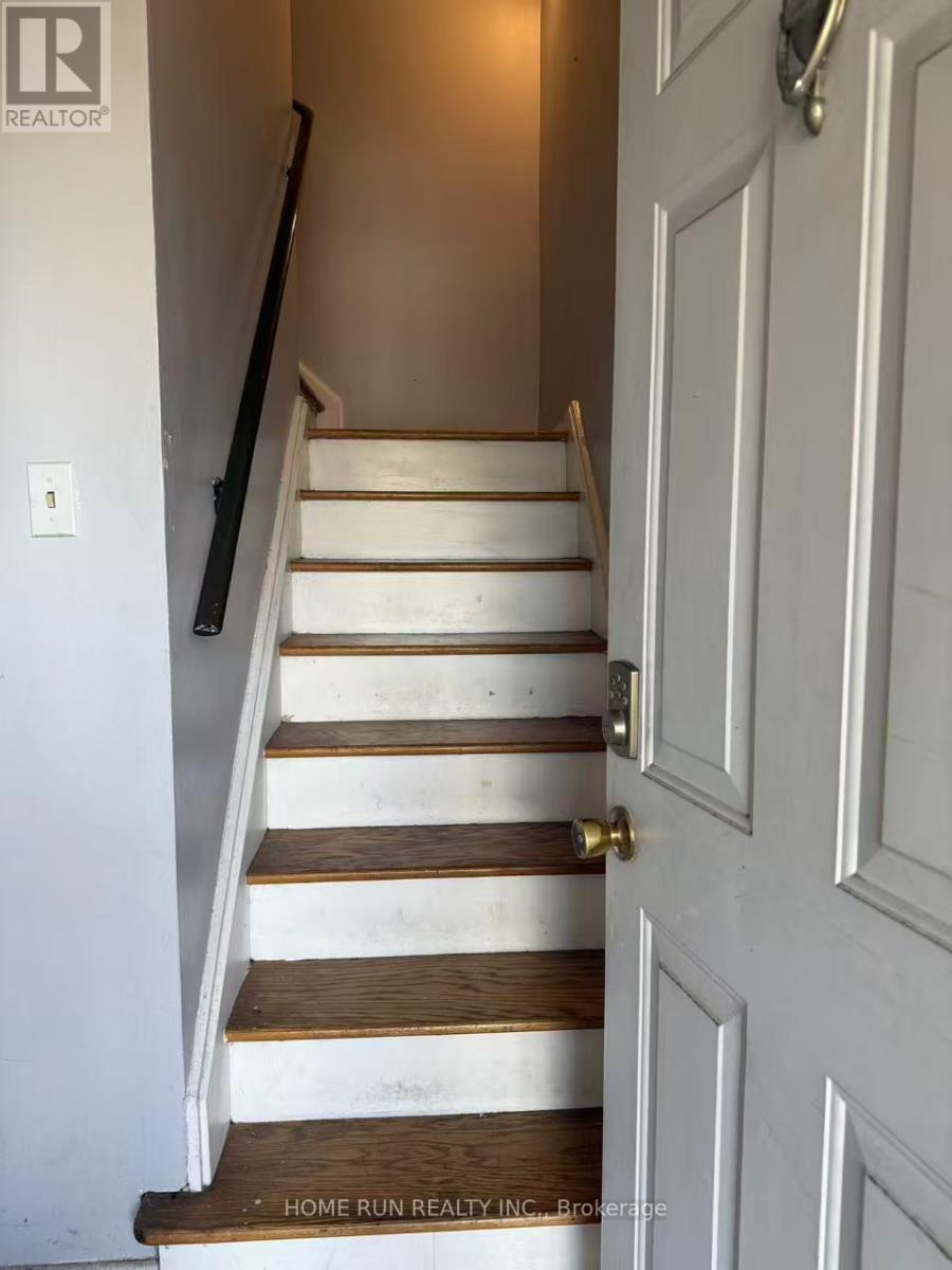 Photo 7 of 1285 Meadowland Drive E, Ottawa ON