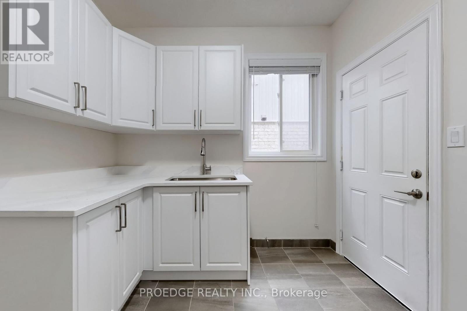 Photo 31 of 361 Beechdrops Drive, Waterloo ON