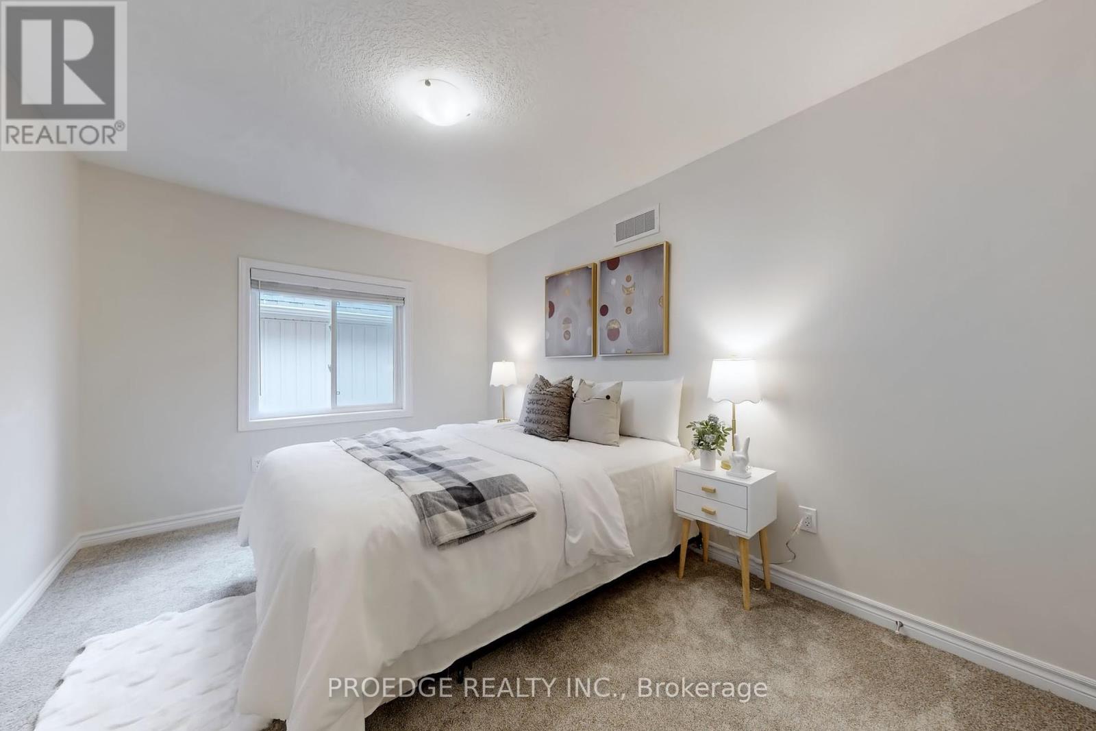 Photo 32 of 361 Beechdrops Drive, Waterloo ON