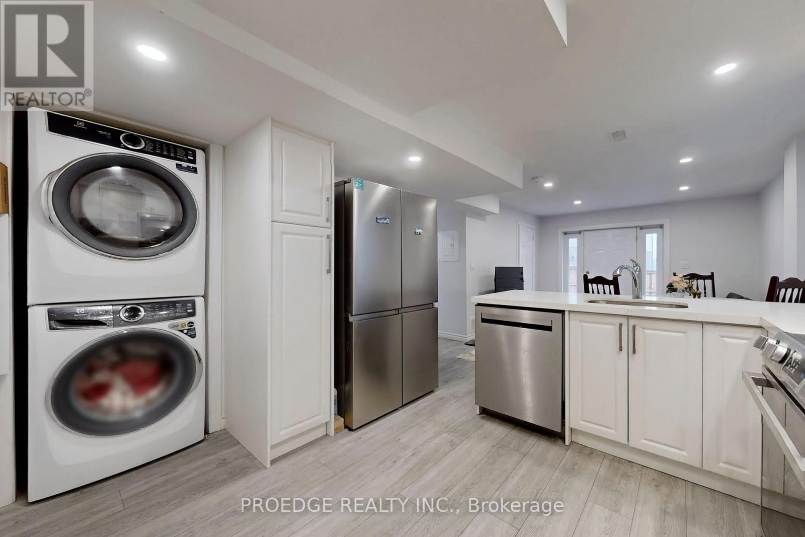 Photo 24 of 361 Beechdrops Drive, Waterloo ON