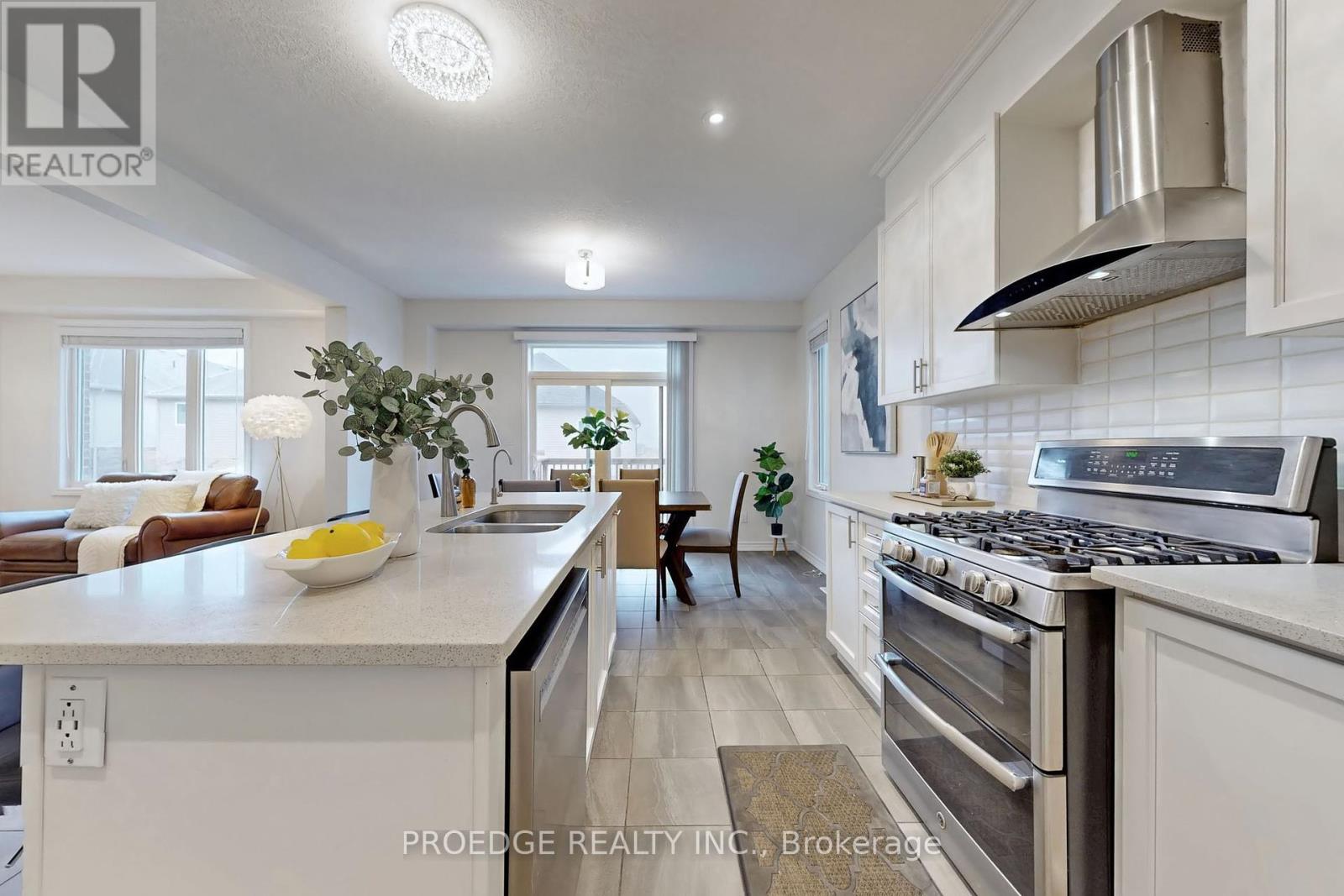 Photo 17 of 361 Beechdrops Drive, Waterloo ON