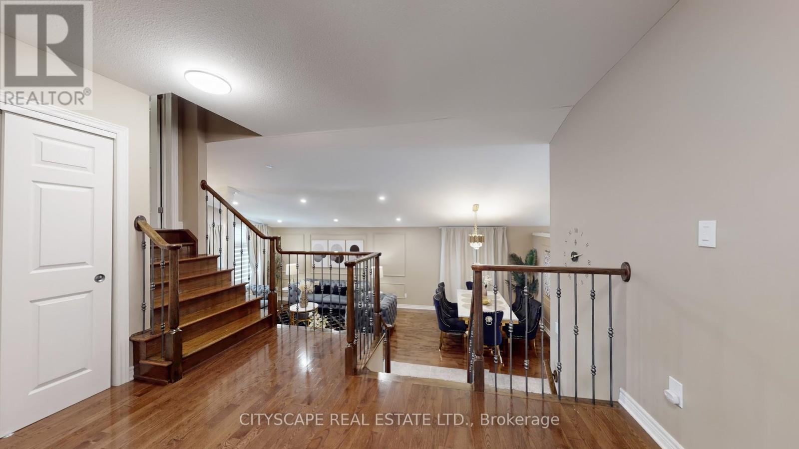 Photo 36 of 8655 Westport Drive, Niagara Falls ON