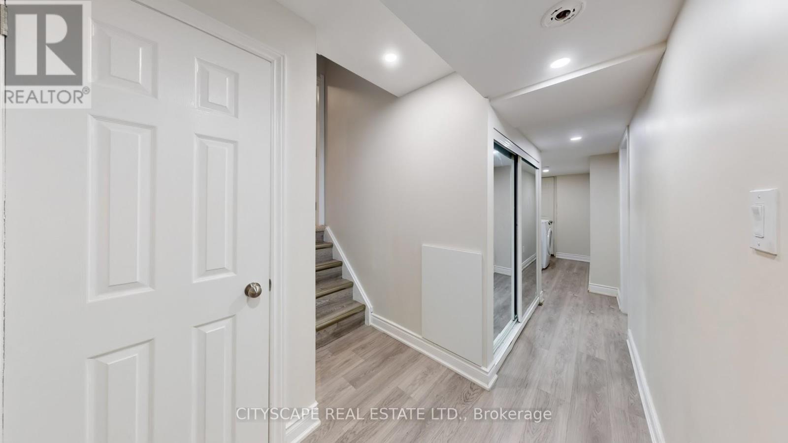 Photo 46 of 8655 Westport Drive, Niagara Falls ON