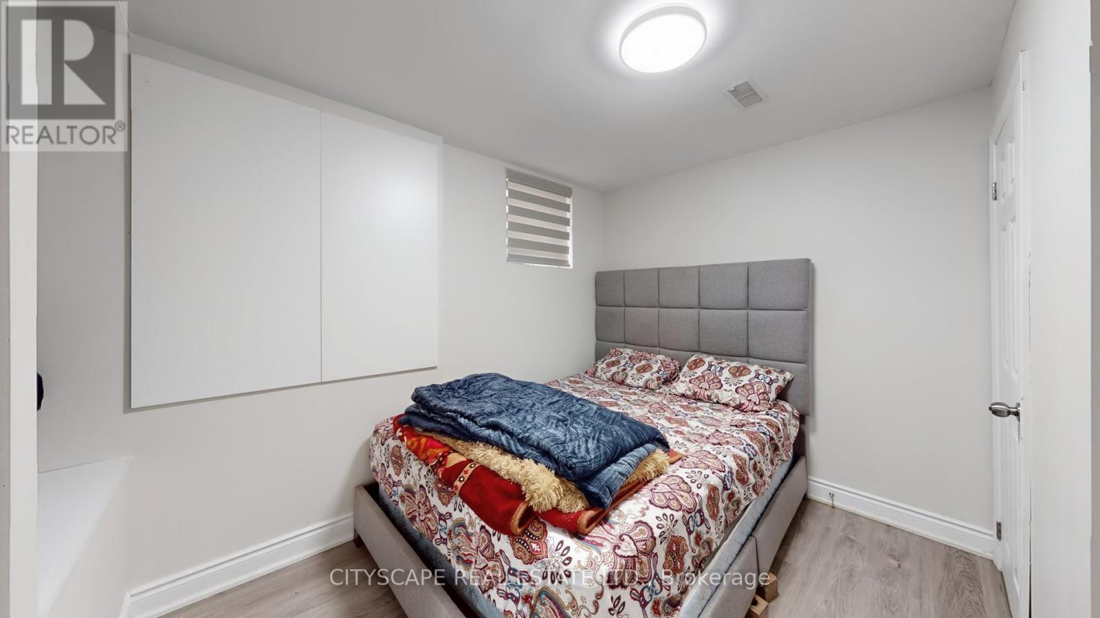 Photo 50 of 8655 Westport Drive, Niagara Falls ON