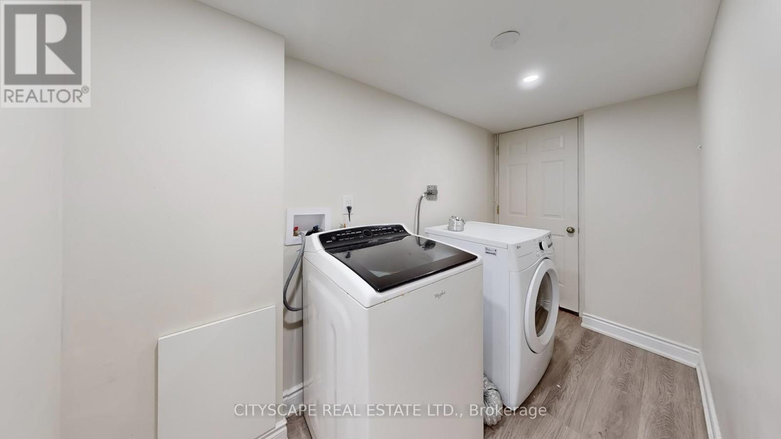 Photo 21 of 8655 Westport Drive, Niagara Falls ON
