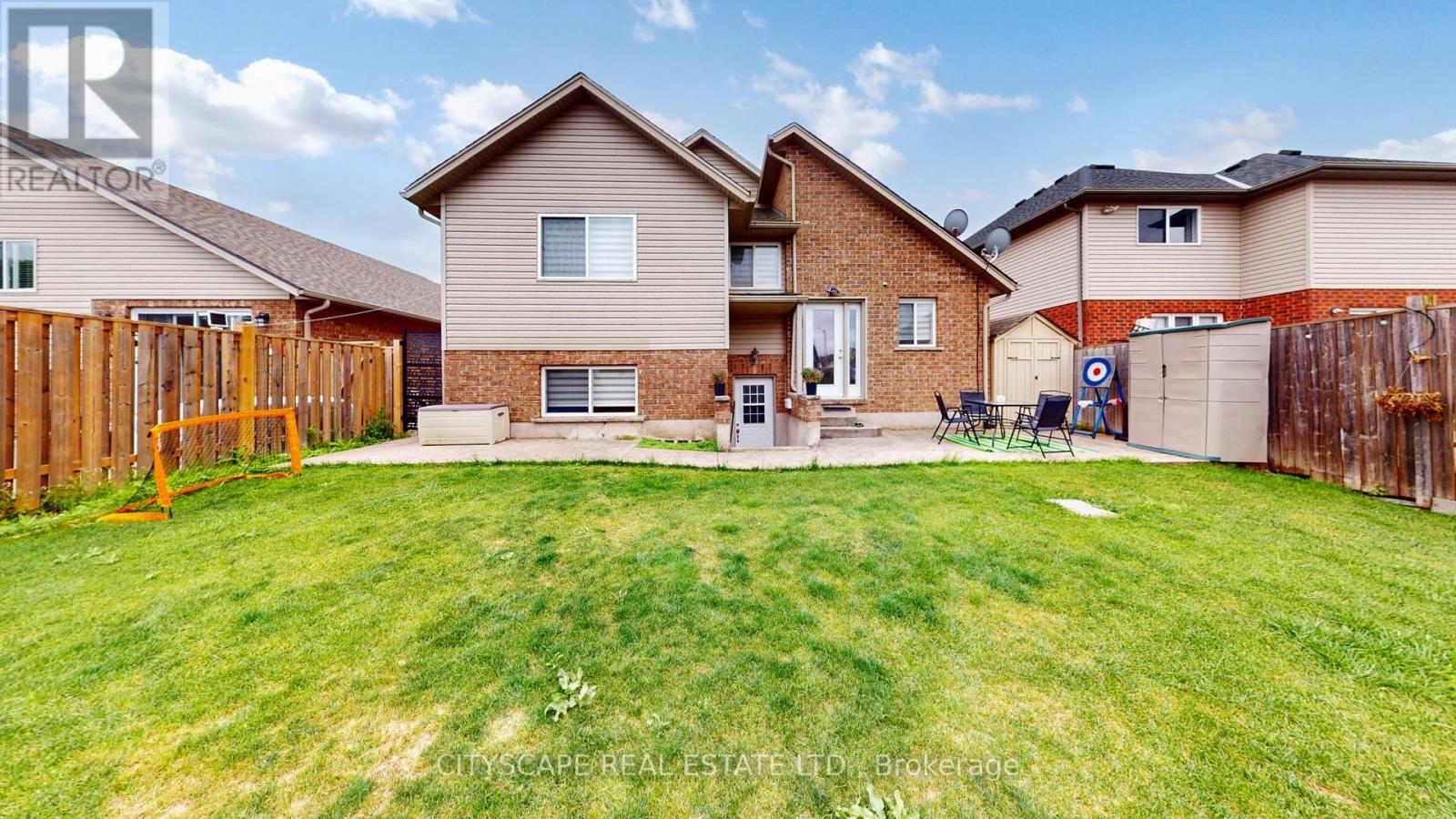 Photo 38 of 8655 Westport Drive, Niagara Falls ON
