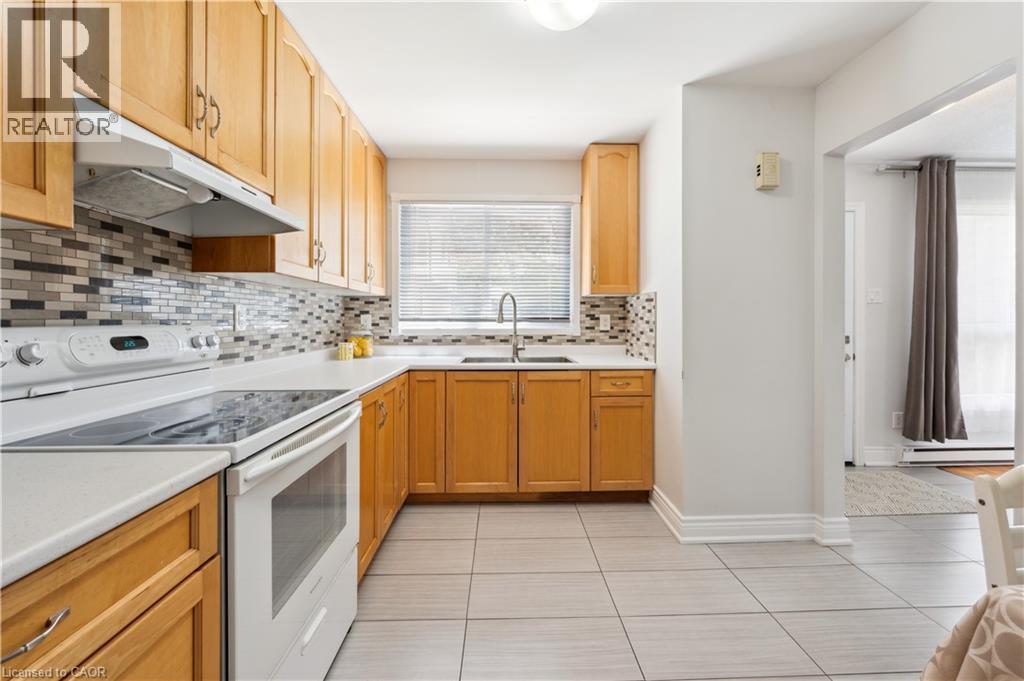 Photo 11 of 453 Albert Street Unit 13, Waterloo ON