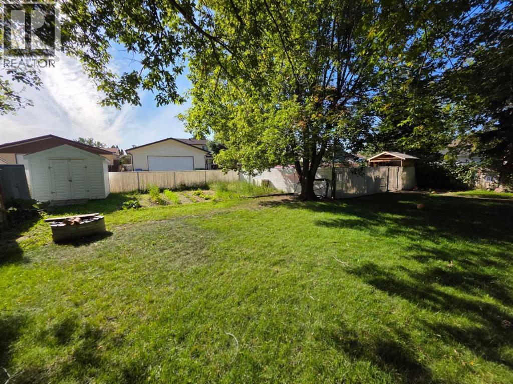 Photo 32 of 5314 46 Street, Taber AB