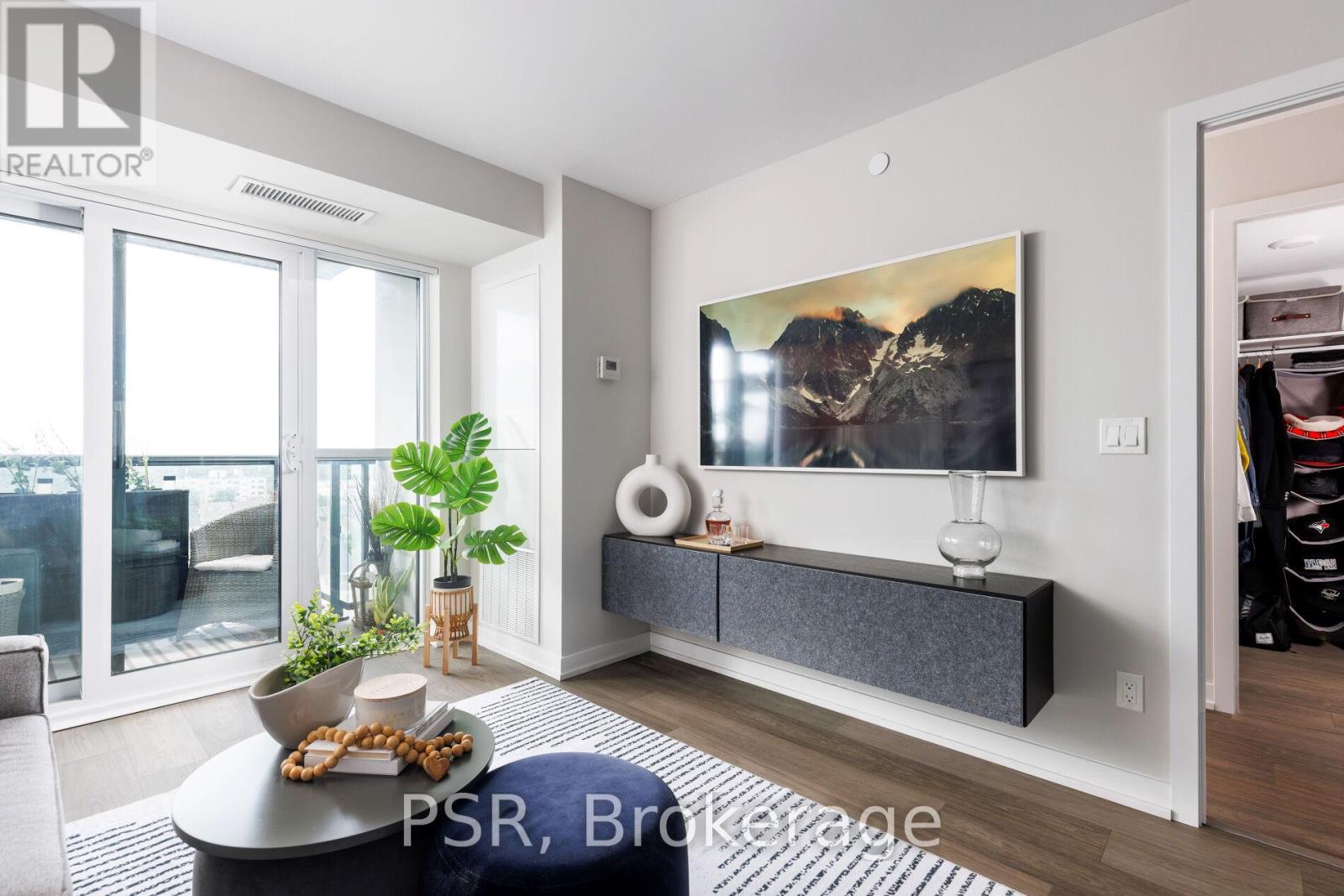 Photo 12 of 1017 8 Trent Avenue, Toronto ON