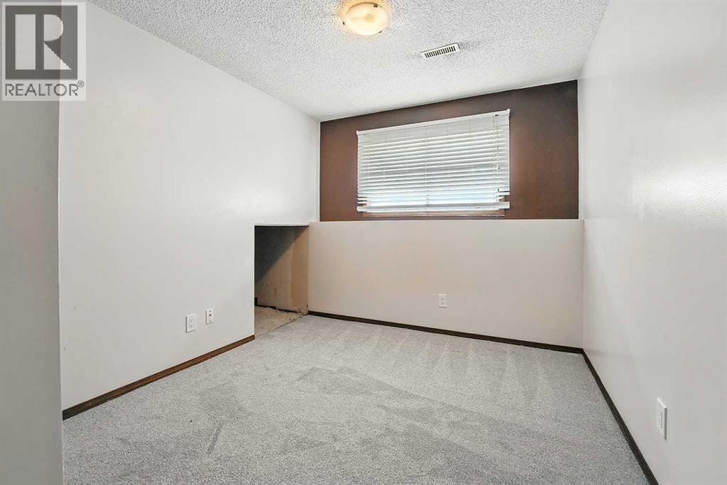 Photo 17 of 8 45 Cosgrove Crescent, Red Deer AB