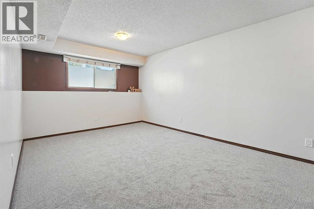 Photo 19 of 8 45 Cosgrove Crescent, Red Deer AB