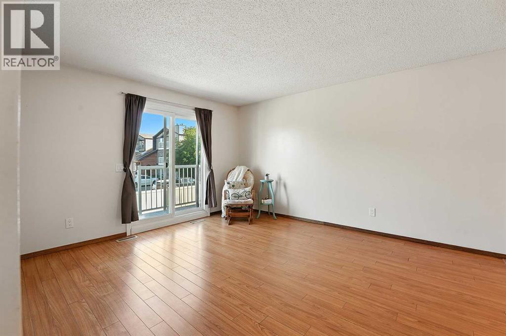 Photo 12 of 8 45 Cosgrove Crescent, Red Deer AB