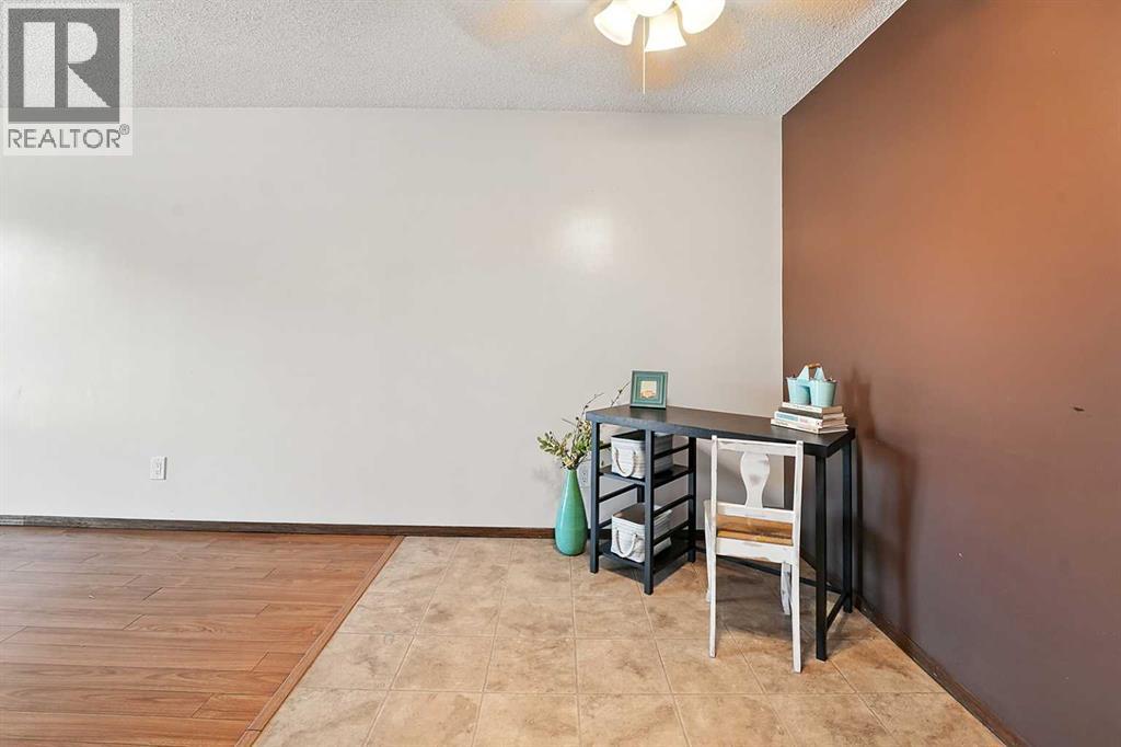 Photo 9 of 8 45 Cosgrove Crescent, Red Deer AB