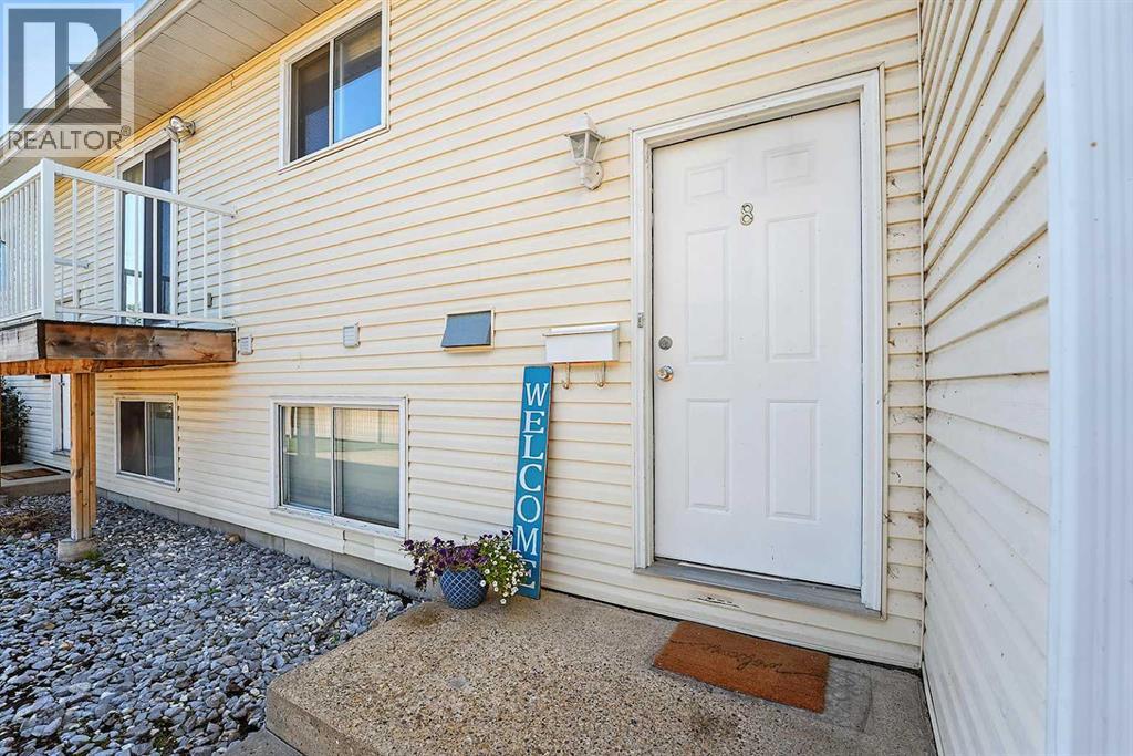 Photo 2 of 8 45 Cosgrove Crescent, Red Deer AB