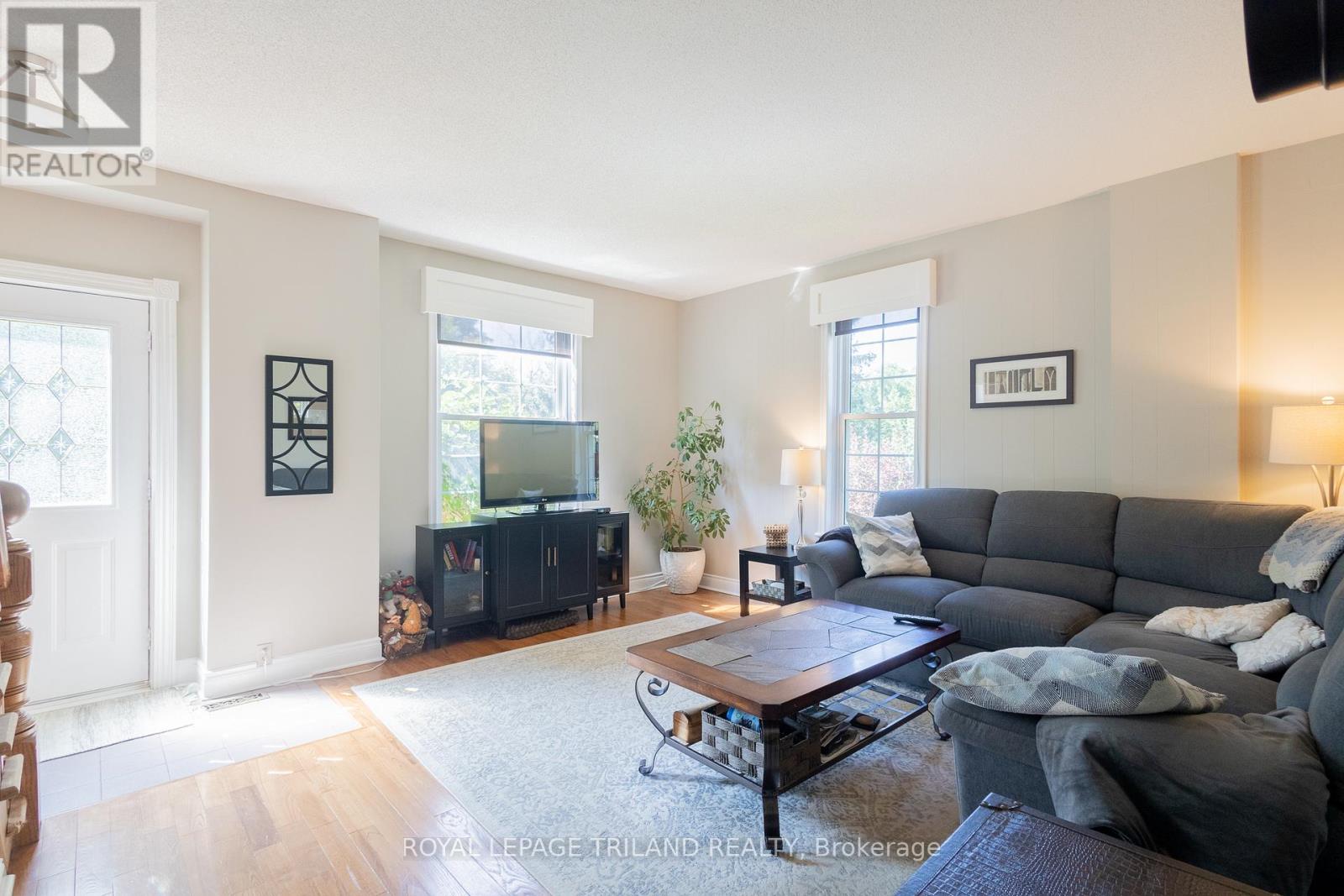 Single Family House for Sale in  GEORGE STREET North Middlesex (Parkhill) 