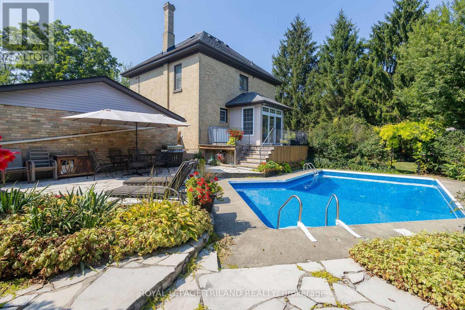 Single Family House for Sale in  GEORGE STREET North Middlesex (Parkhill) 