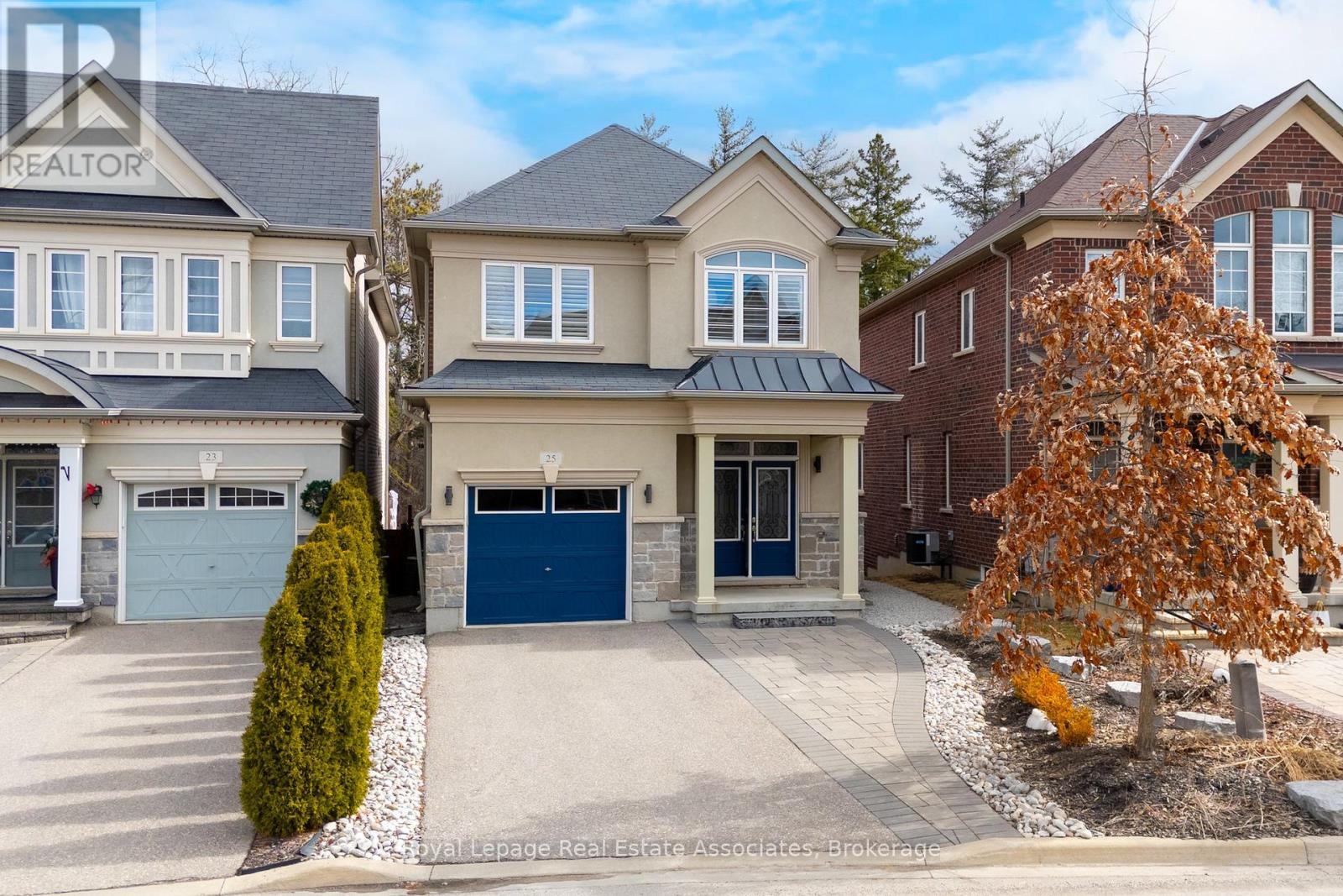 Photo 5 of 25 Upper Canada Court, Halton Hills ON