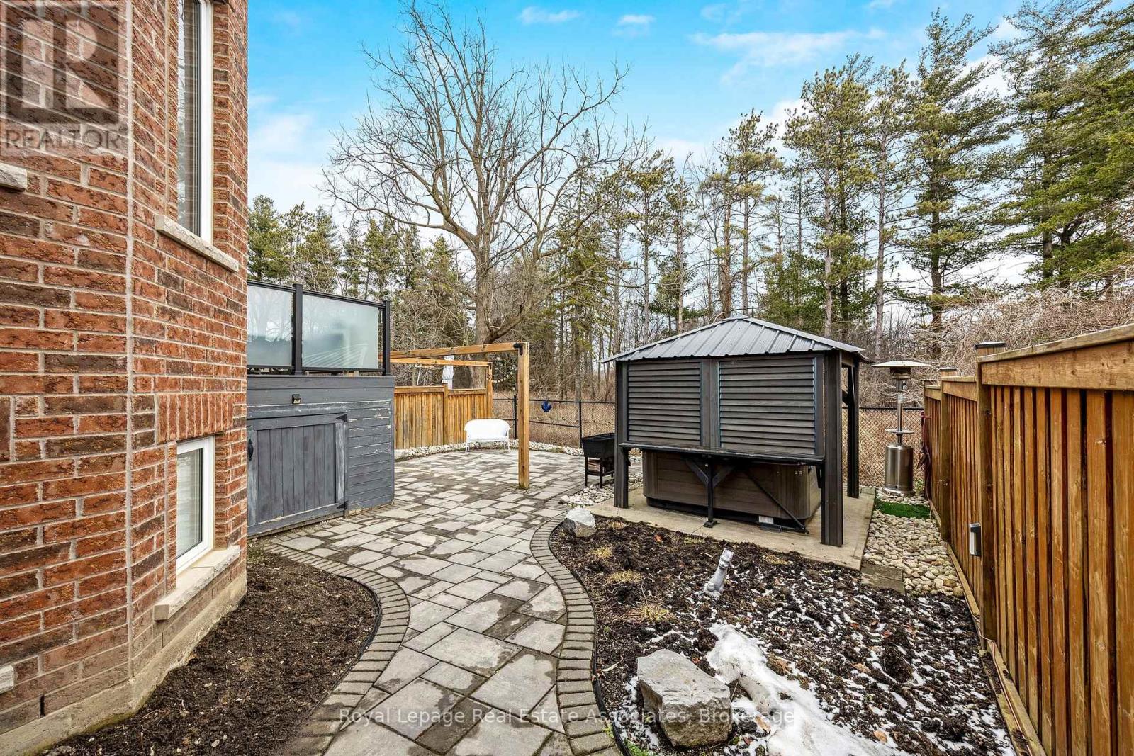 Photo 34 of 25 Upper Canada Court, Halton Hills ON