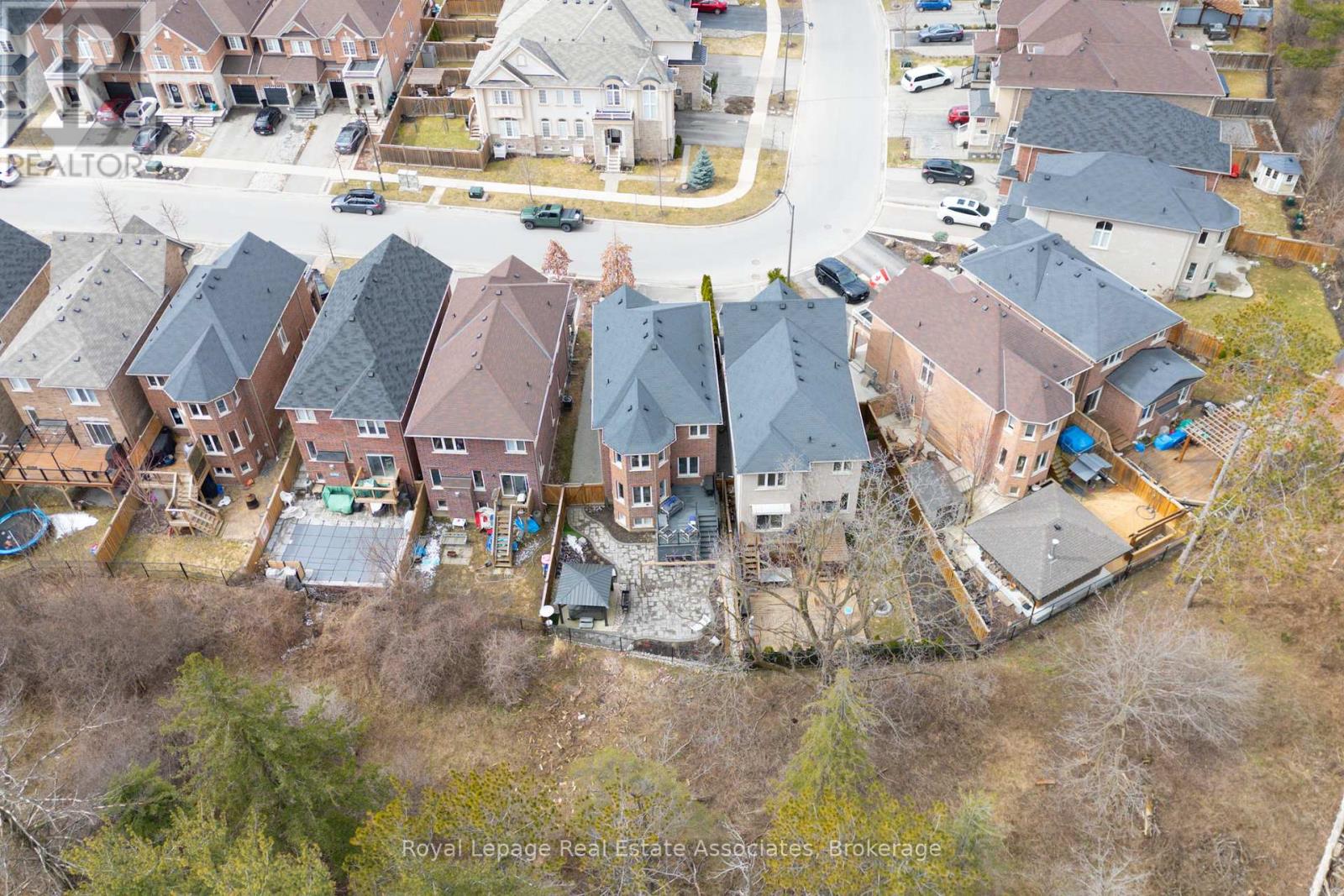 Photo 42 of 25 Upper Canada Court, Halton Hills ON