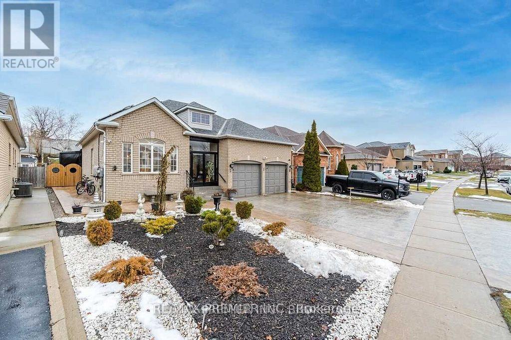 Photo 2 of 190 Landsbridge Street, Caledon ON