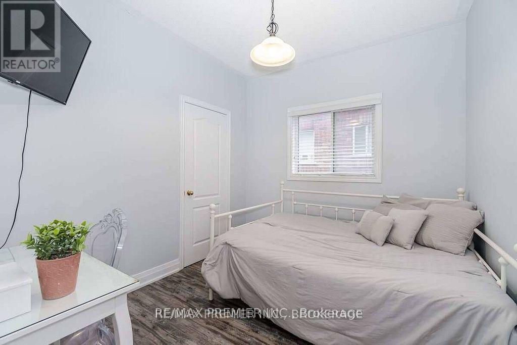 Photo 26 of 190 Landsbridge Street, Caledon ON