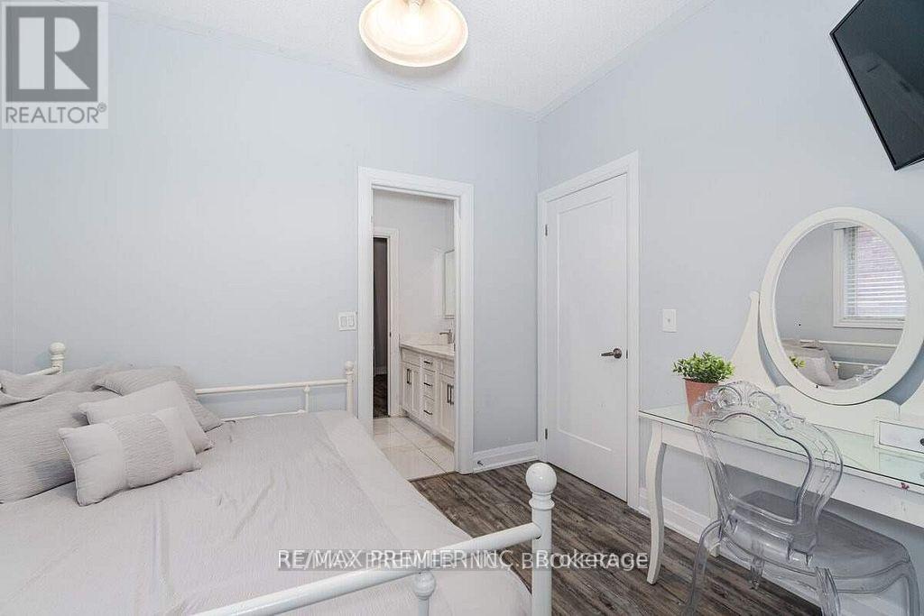 Photo 27 of 190 Landsbridge Street, Caledon ON