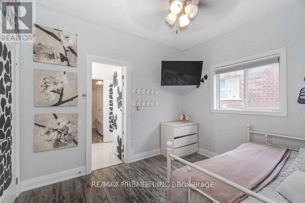 Photo 30 of 190 Landsbridge Street, Caledon ON