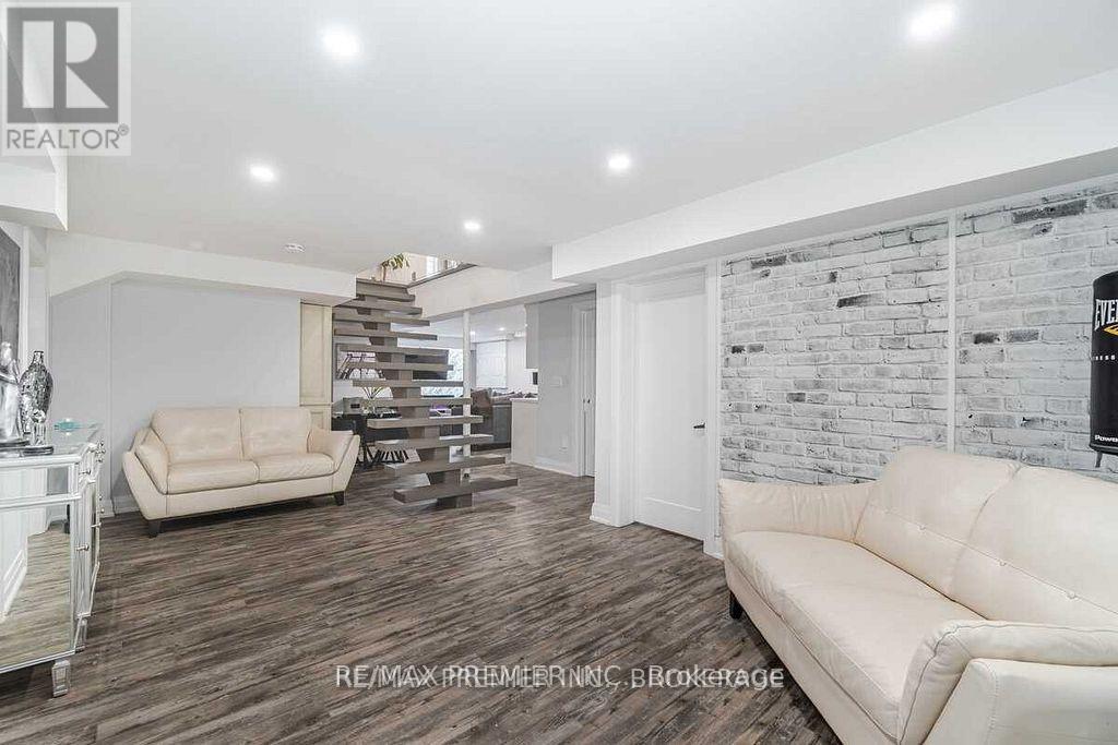 Photo 33 of 190 Landsbridge Street, Caledon ON
