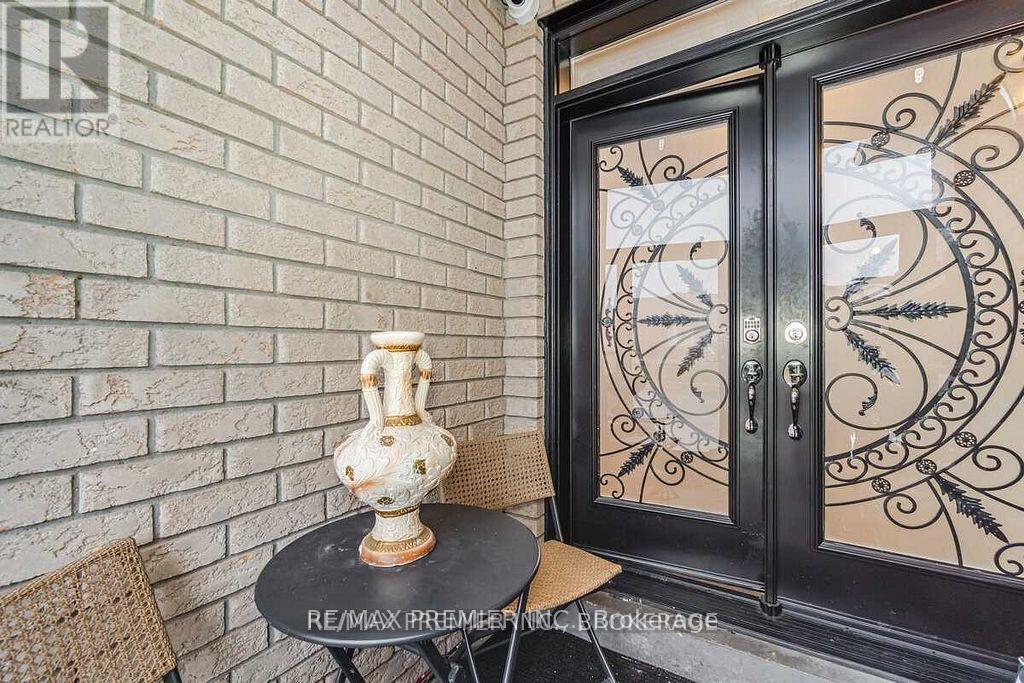 Photo 5 of 190 Landsbridge Street, Caledon ON