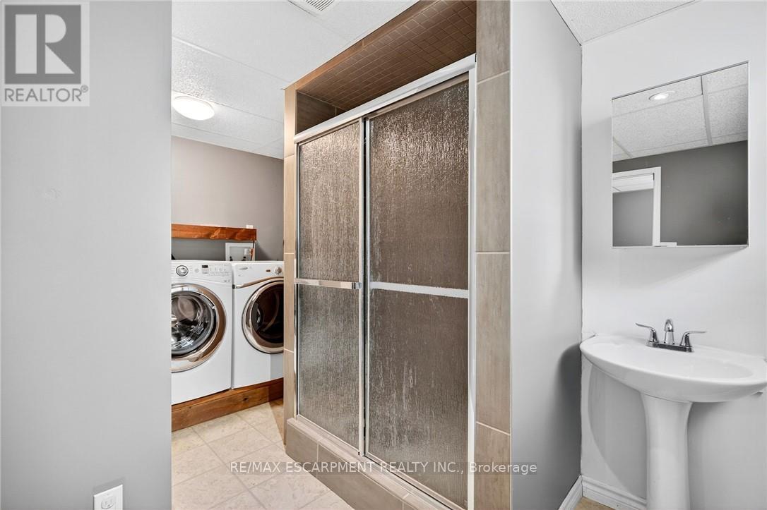 Photo 31 of 133 Grantham Avenue, St Catharines ON