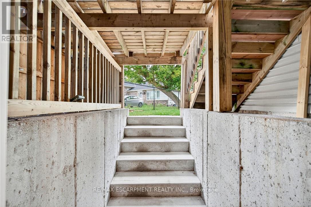 Photo 38 of 133 Grantham Avenue, St Catharines ON