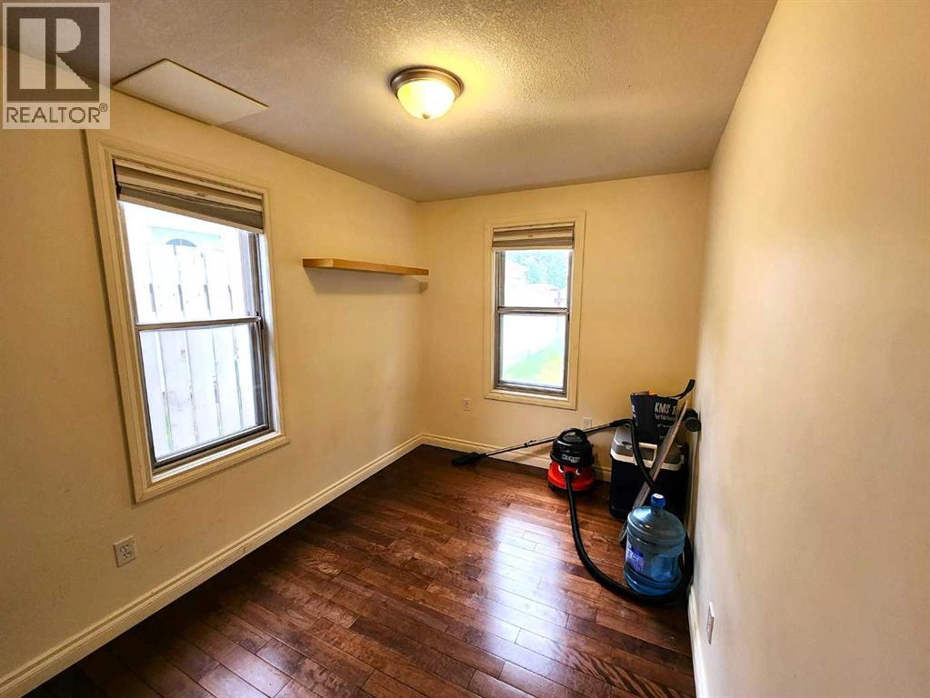 Photo 7 of 5713 57 Avenue, Red Deer AB