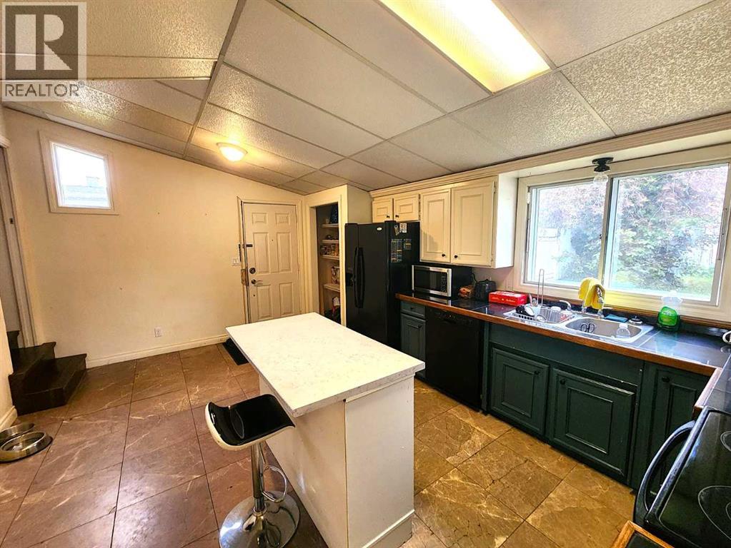 Photo 11 of 5713 57 Avenue, Red Deer AB