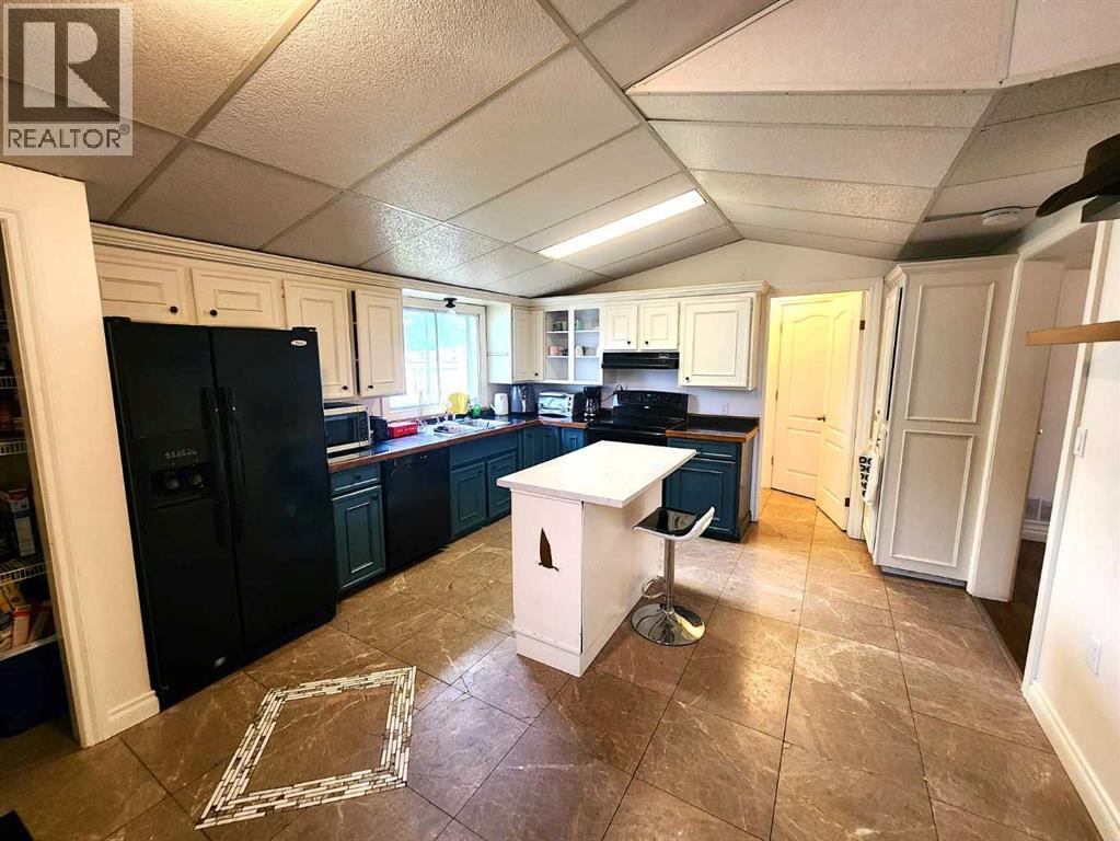 Photo 10 of 5713 57 Avenue, Red Deer AB