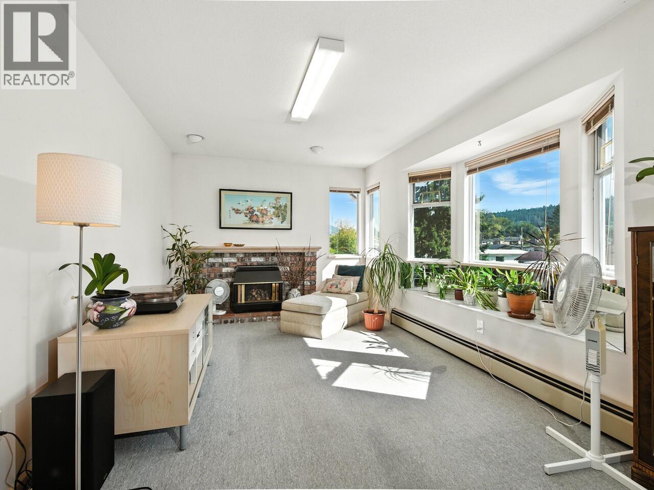Photo 9 of 1566 Cliff Avenue, Burnaby BC