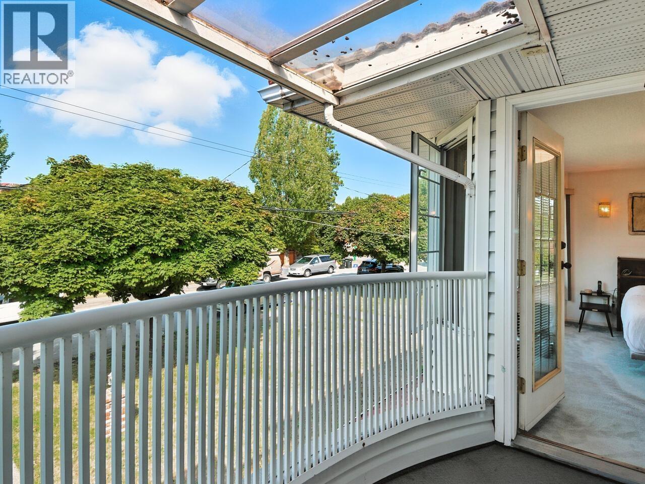 Photo 18 of 1566 Cliff Avenue, Burnaby BC