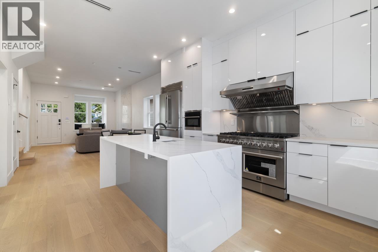 Photo 25 of 1 2022 E 4th Avenue, Vancouver BC