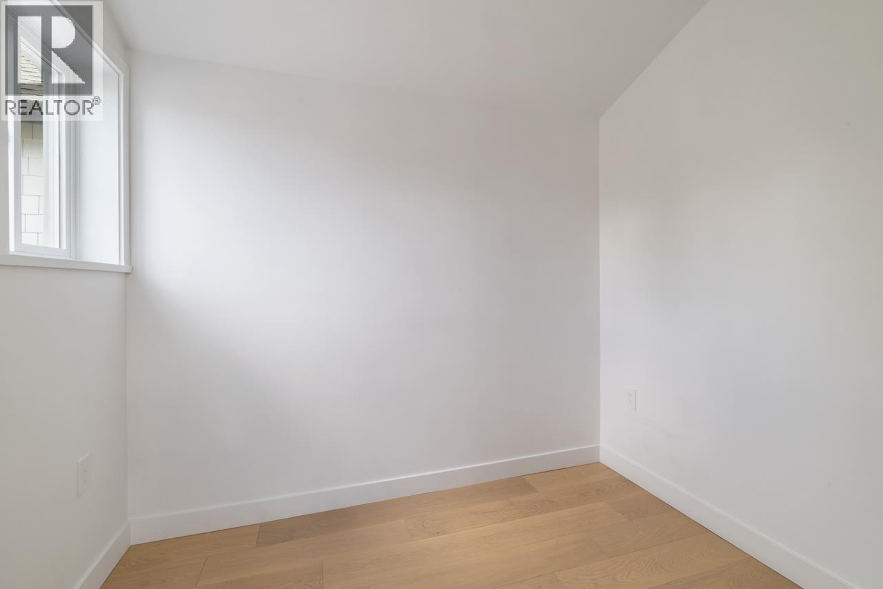 Photo 11 of 1 2022 E 4th Avenue, Vancouver BC