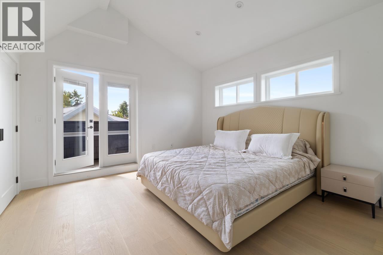 Photo 17 of 1 2022 E 4th Avenue, Vancouver BC
