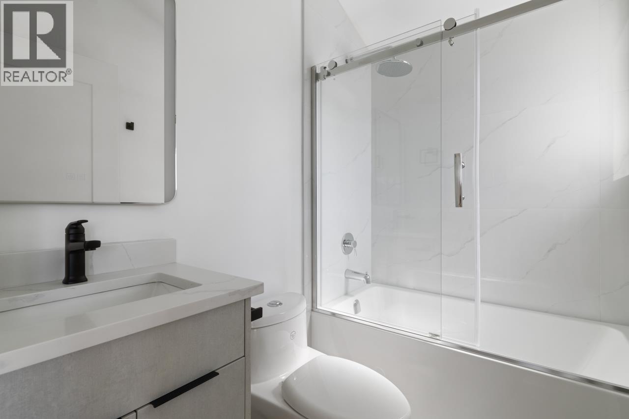 Photo 2 of 1 2022 E 4th Avenue, Vancouver BC