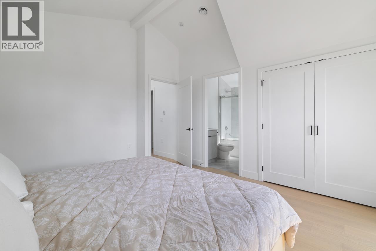 Photo 12 of 1 2022 E 4th Avenue, Vancouver BC