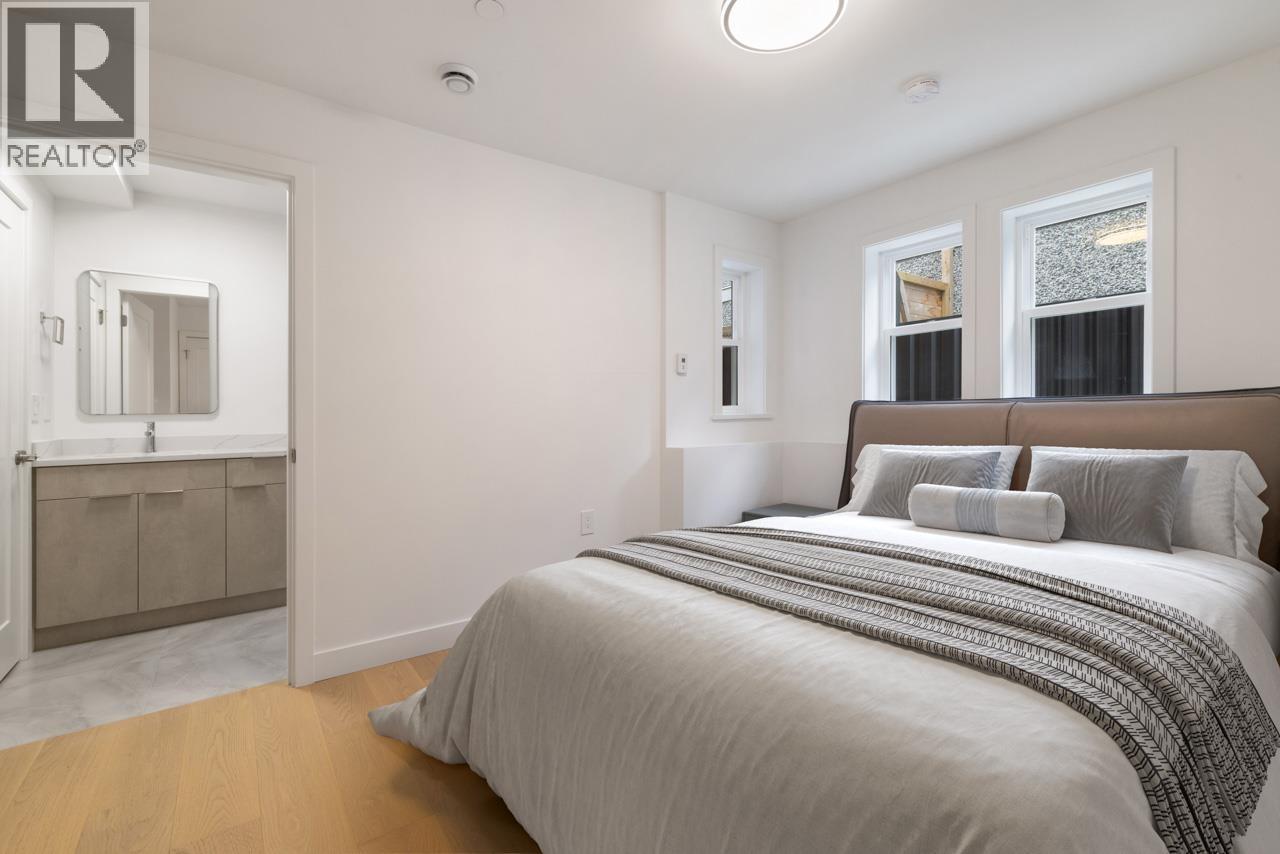 Photo 11 of 2 2022 E 4th Avenue, Vancouver BC